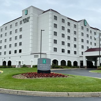 Luxury Kentucky Derby 2027 Jockey Package at Embassy Suites Downtown Luxury Kentucky Derby 2027 Jockey Package at Embassy Suites Downtown